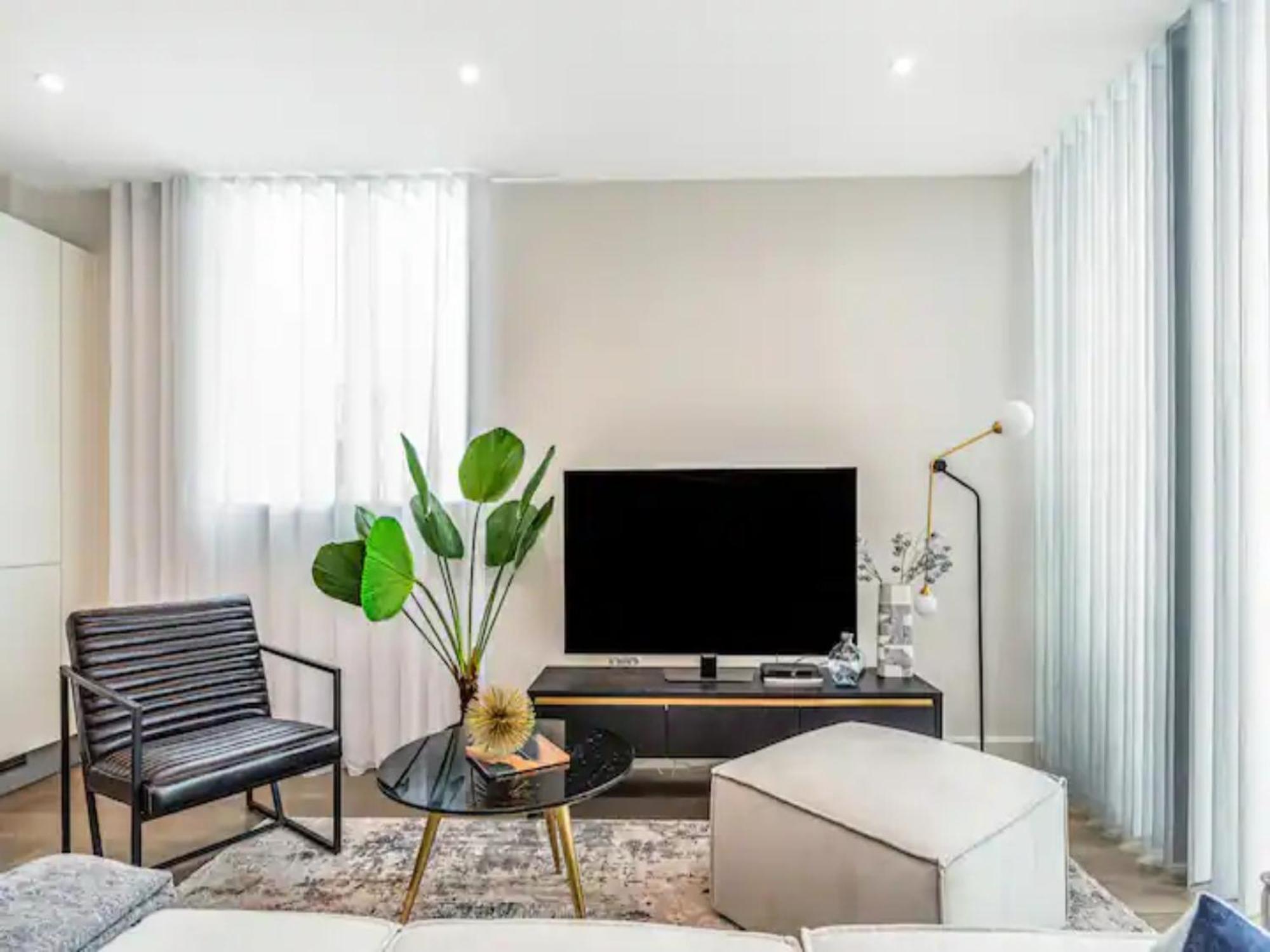Apartament Pass The Keys Penthouse Oasis In Trendy Fulham Londyn Zewnętrze zdjęcie