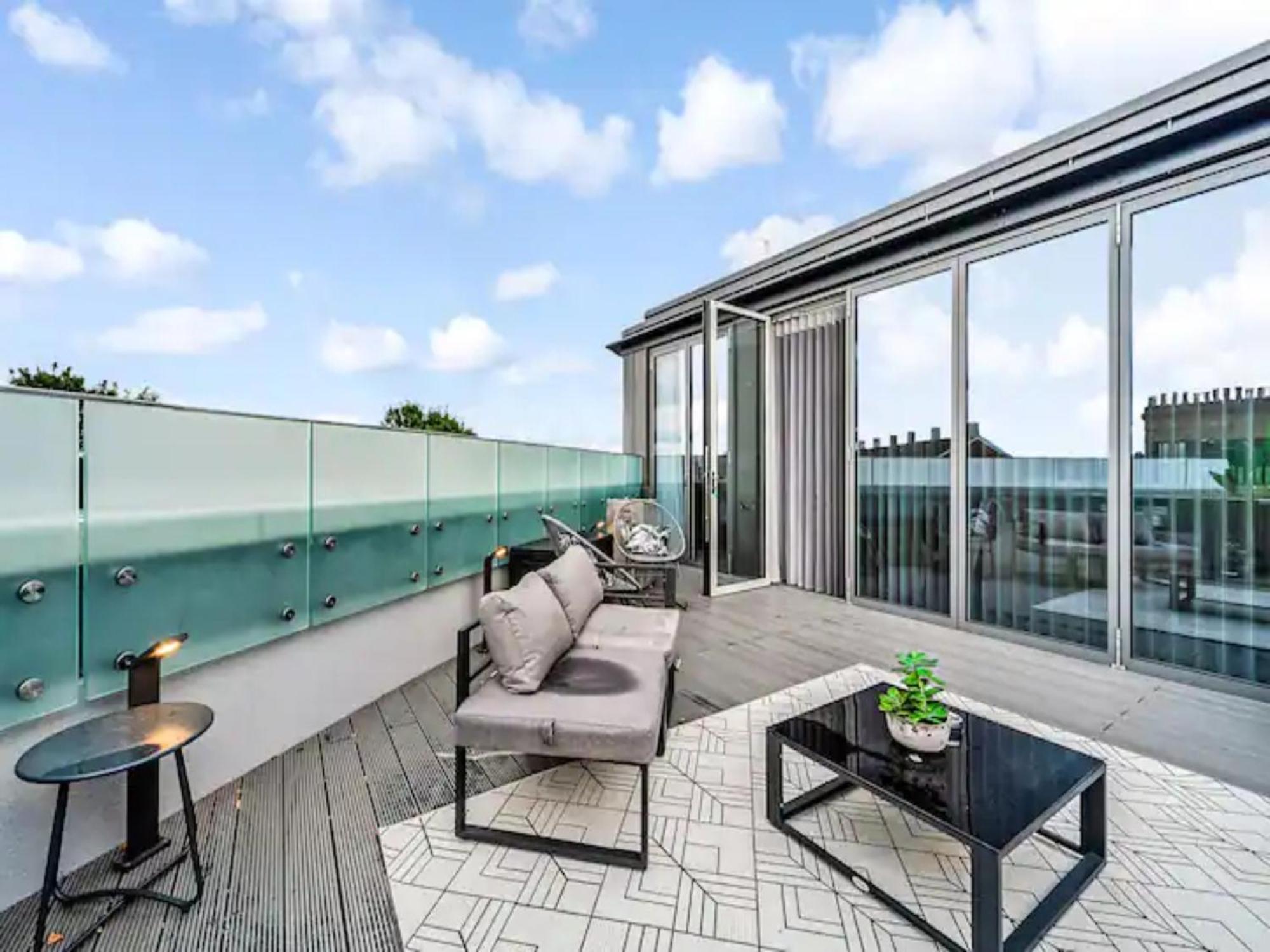 Apartament Pass The Keys Penthouse Oasis In Trendy Fulham Londyn Zewnętrze zdjęcie