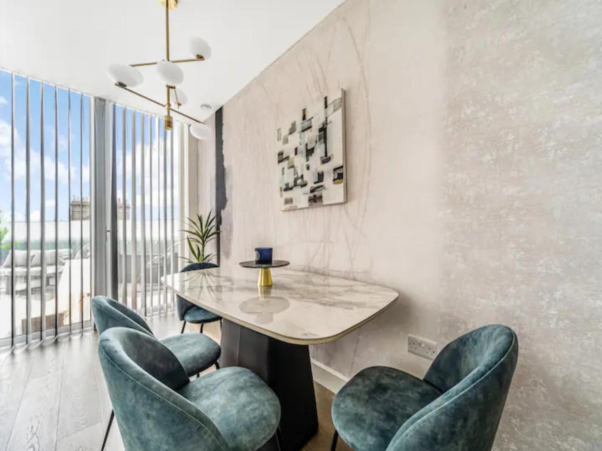 Apartament Pass The Keys Penthouse Oasis In Trendy Fulham Londyn Zewnętrze zdjęcie
